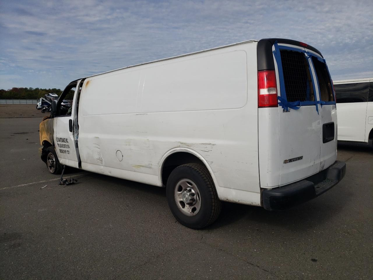 Chevrolet Express Image 13