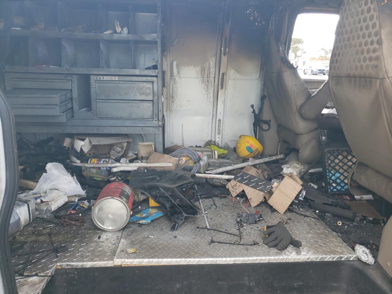 Chevrolet Express Image 9