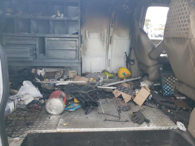 Chevrolet Express Image 9