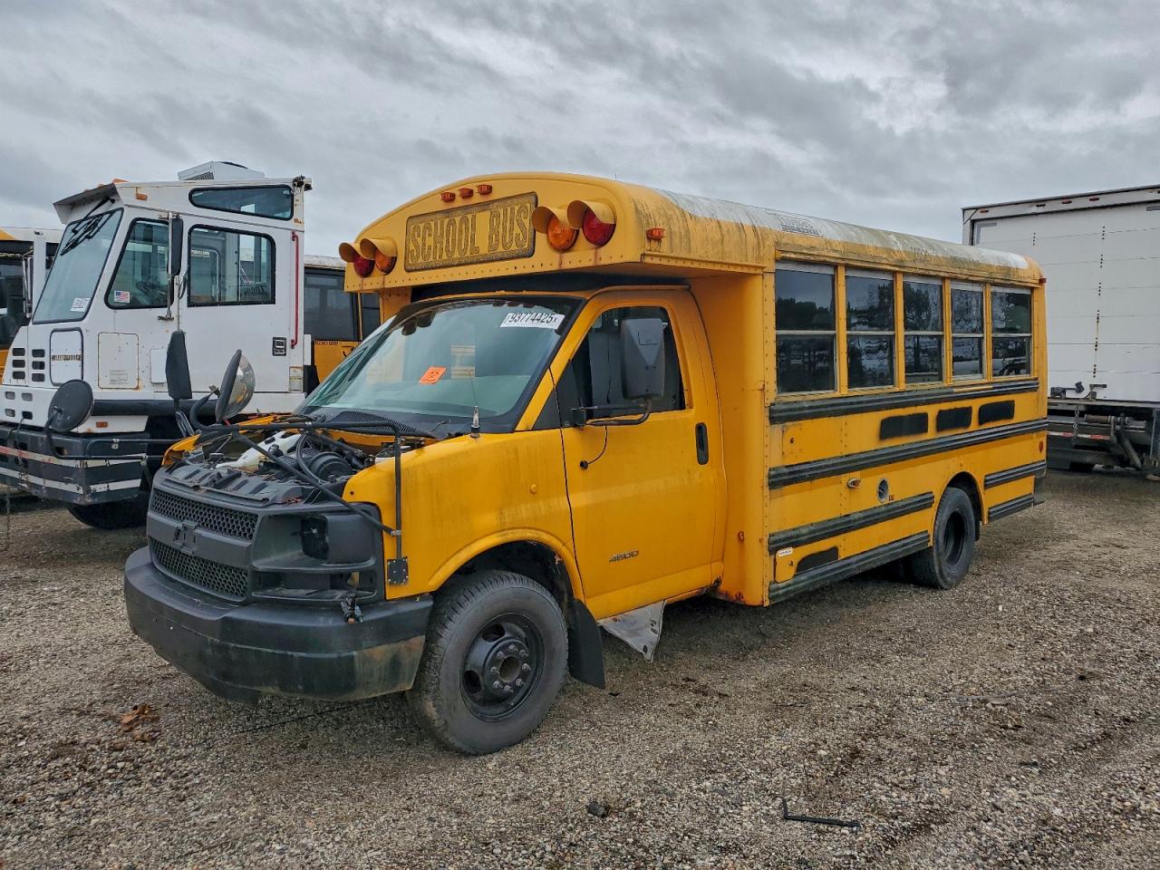 Thomas School Bus G4500 Image 2