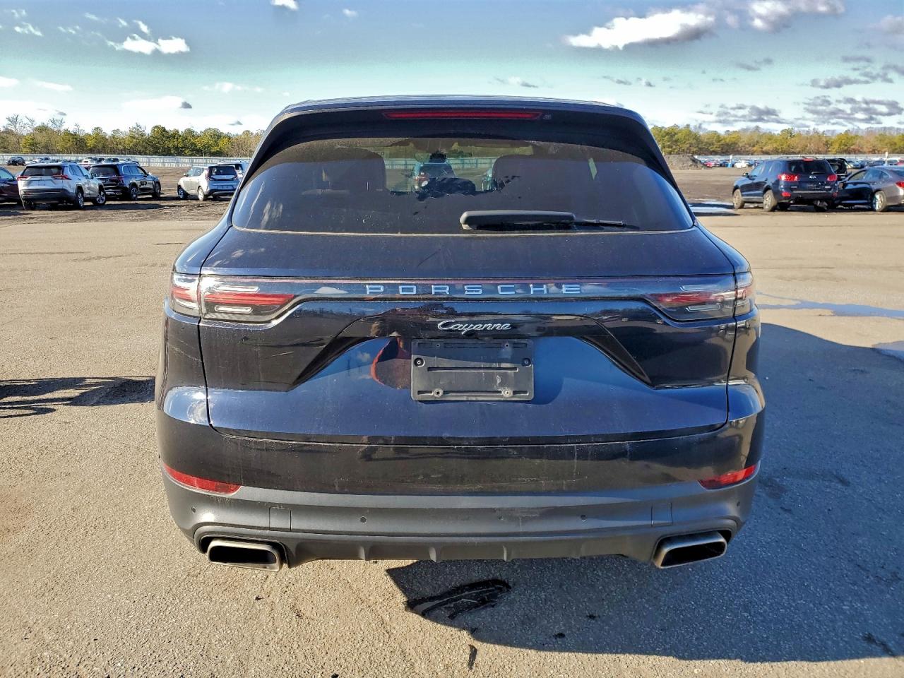 Porsche Cayenne Image 4