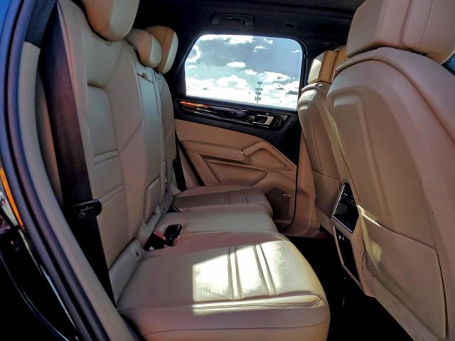 Porsche Cayenne Image 8