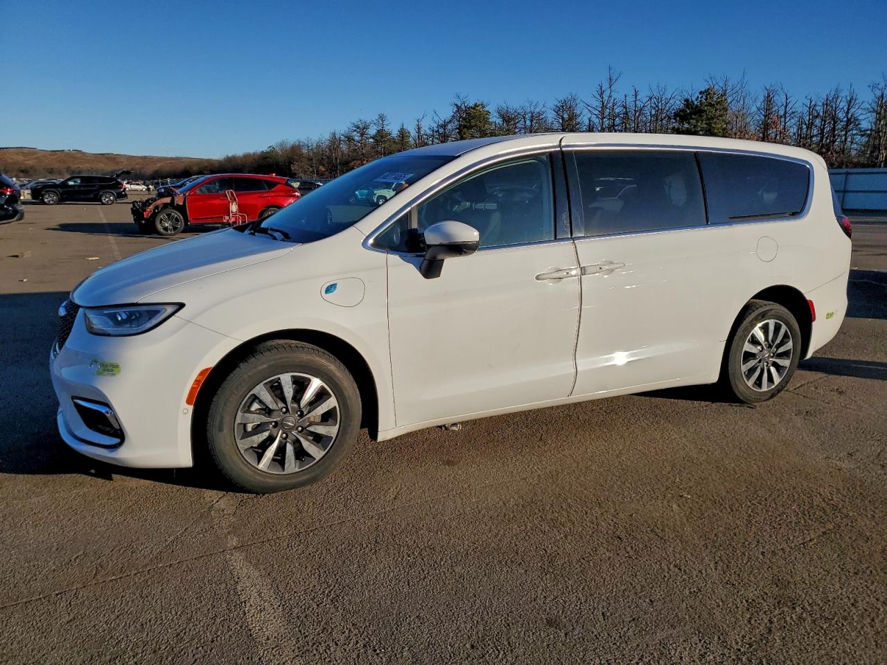 Chrysler Pacifica Hybrid Touring L Image 1