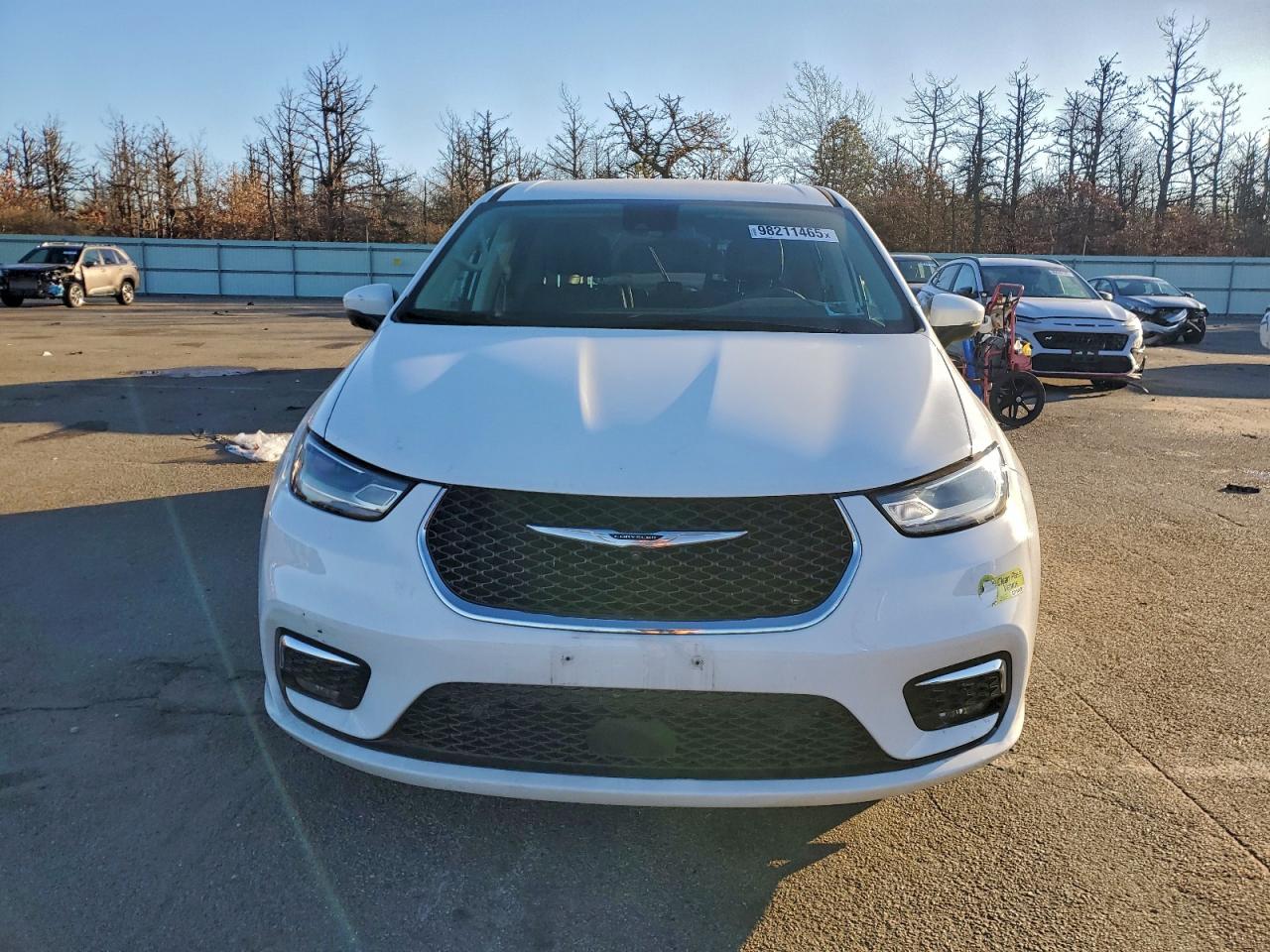 Chrysler Pacifica Hybrid Touring L Image 13