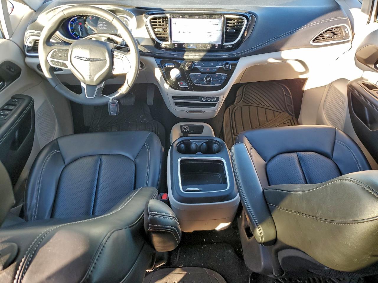 Chrysler Pacifica Hybrid Touring L Image 11