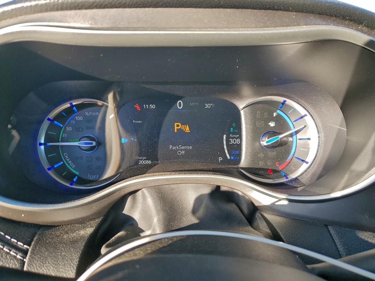 Chrysler Pacifica Hybrid Touring L Image 9