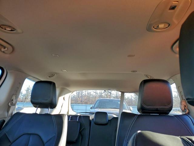 Chrysler Pacifica Hybrid Touring L Image 8