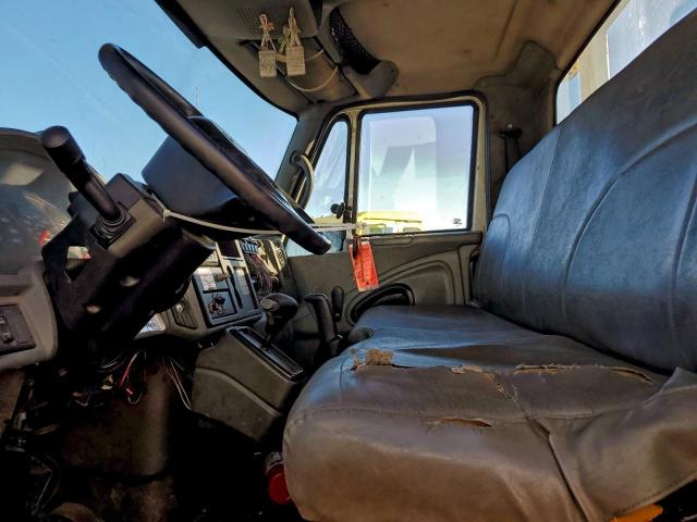 International 4300 4300 Image 3