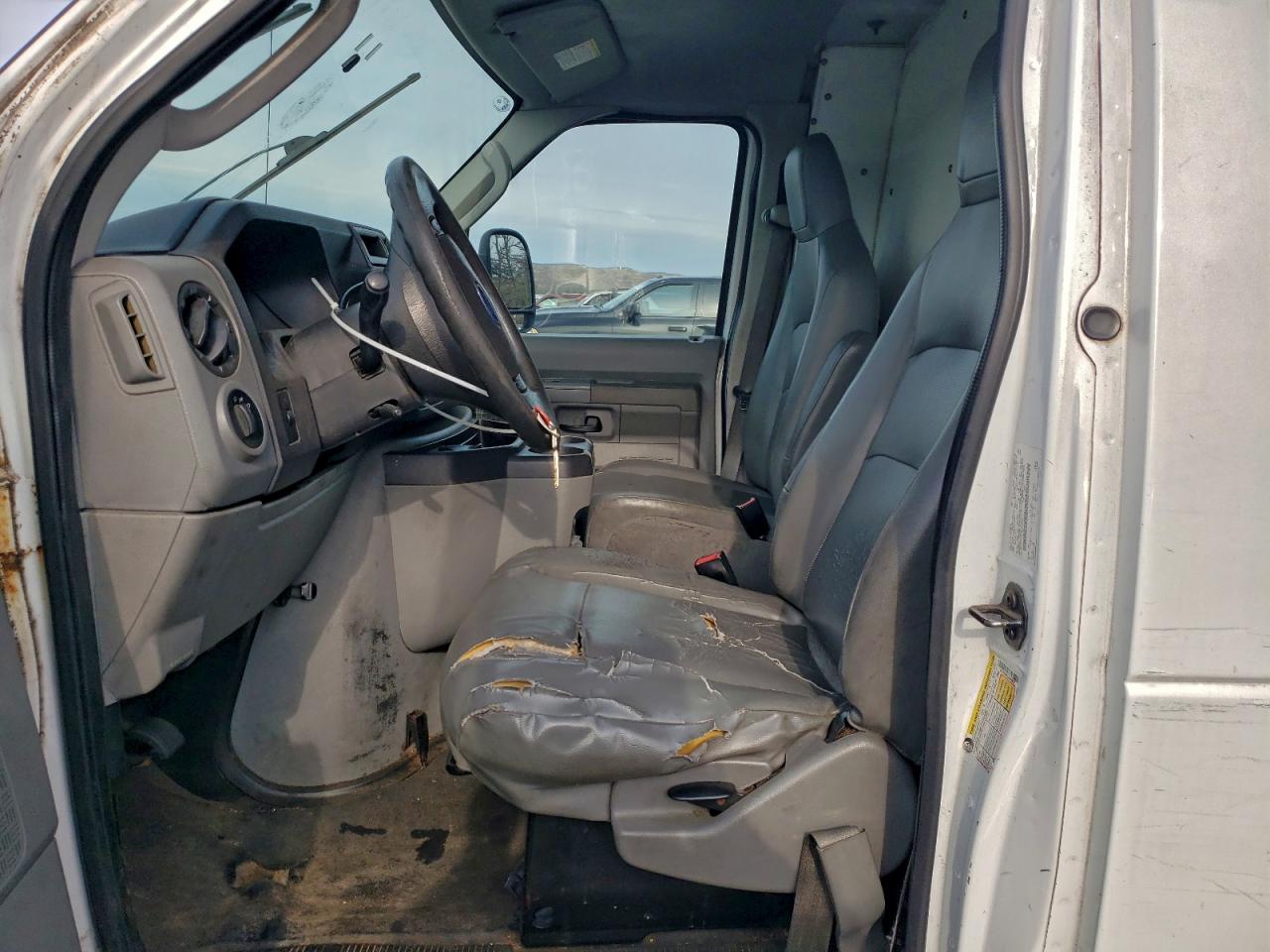 Ford E-350 E350 Super Duty Van Image 8