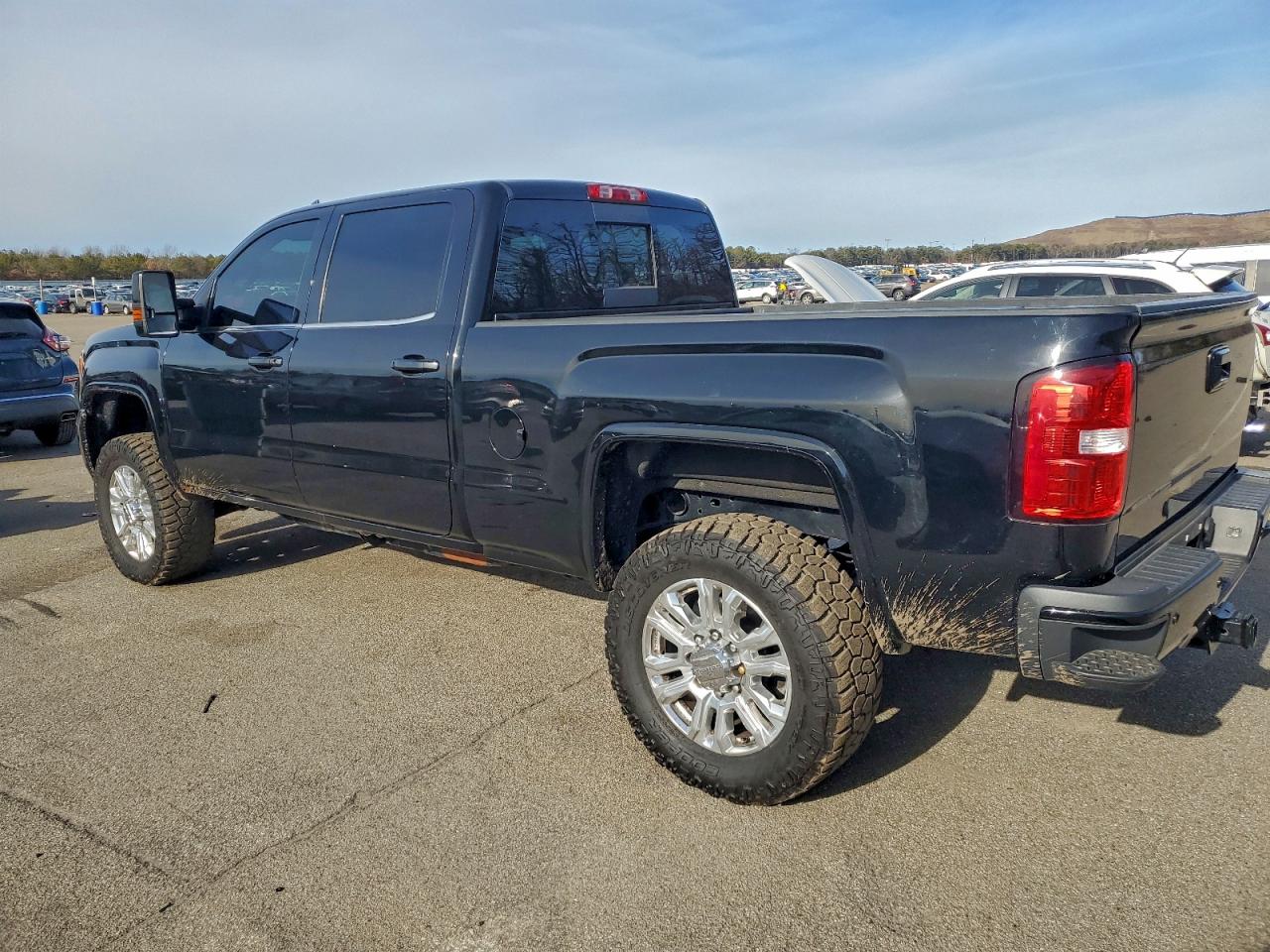 GMC Sierra K2500 Denali Image 3