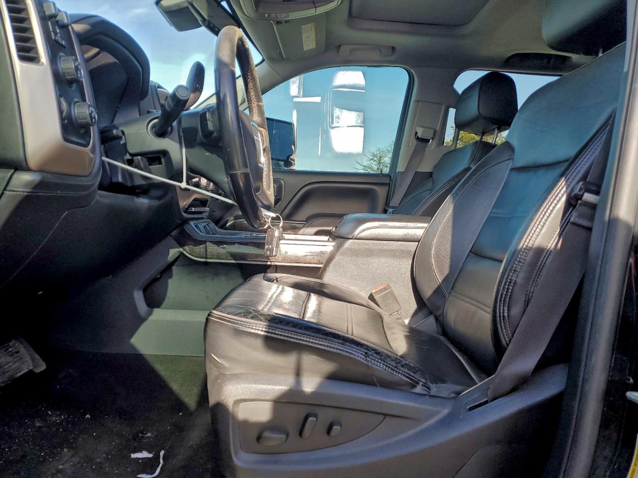 GMC Sierra K2500 Denali Image 9