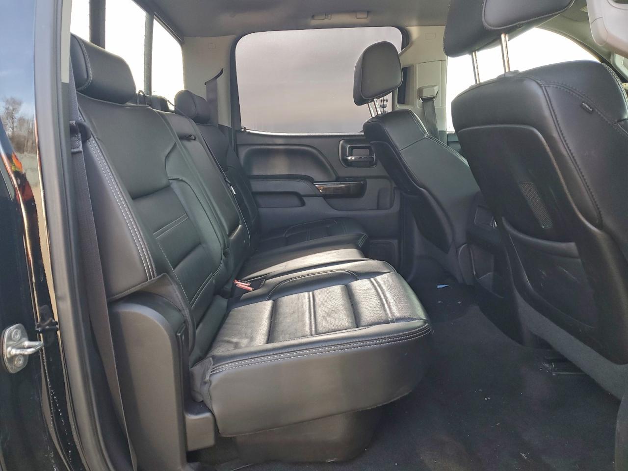 GMC Sierra K2500 Denali Image 4