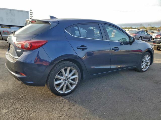 Mazda 3 Grand Touring Image 2