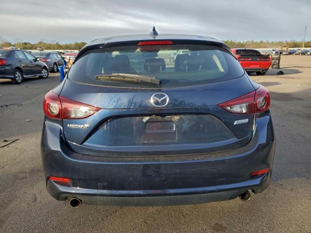 Mazda 3 Grand Touring Image 4