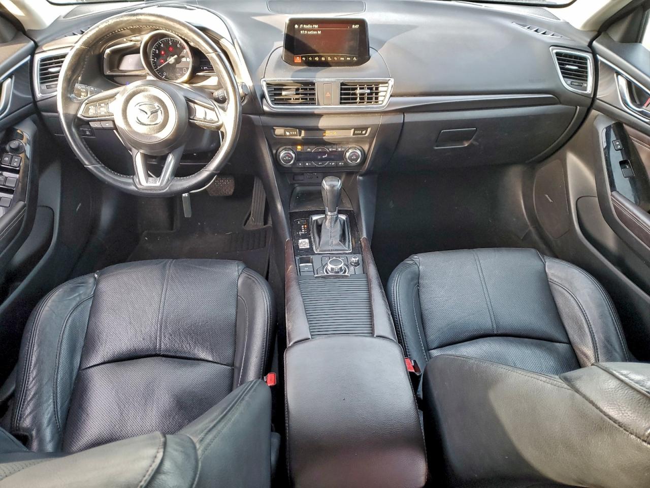 Mazda 3 Grand Touring Image 3