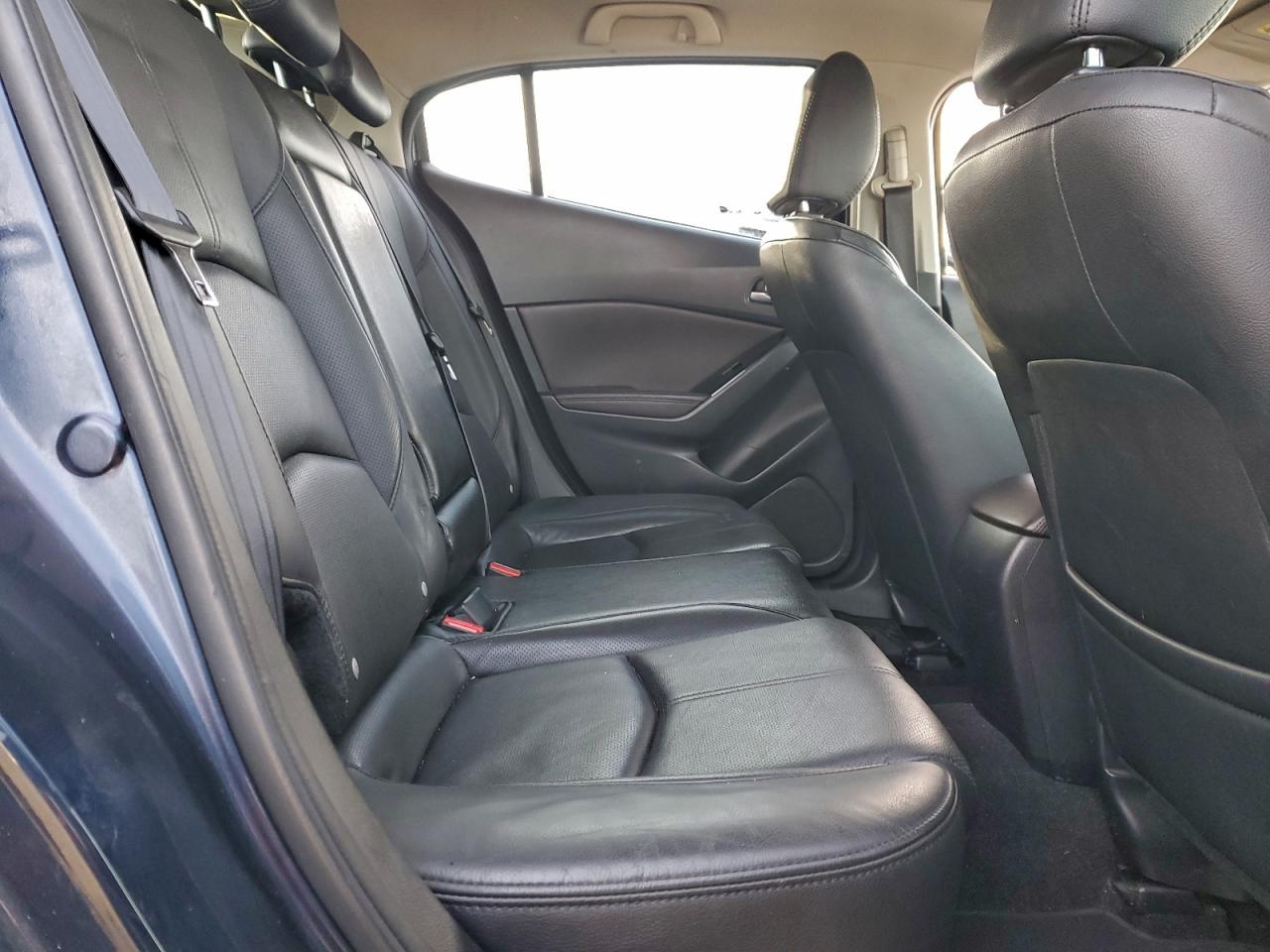 Mazda 3 Grand Touring Image 9