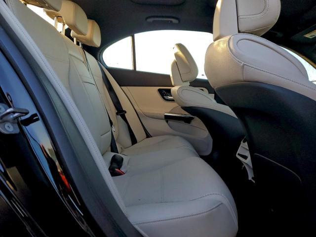 Mercedes-Benz C-Class 300 4matic Image 8