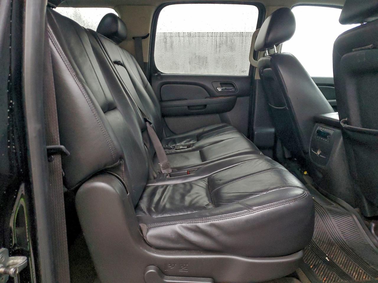 Chevrolet Suburban K1500 Lt Image 11