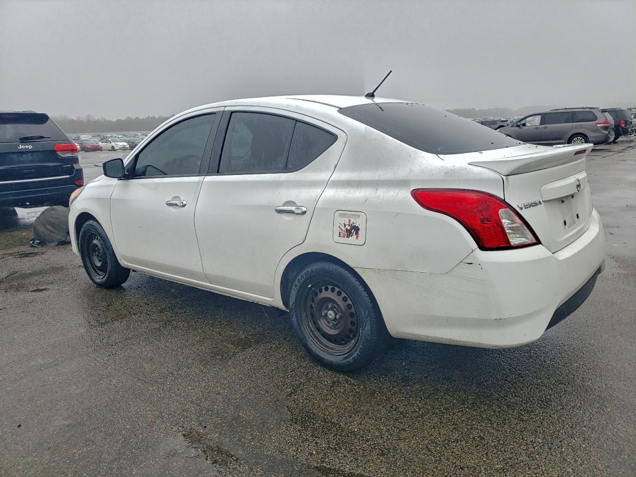 Nissan Versa S Image 7