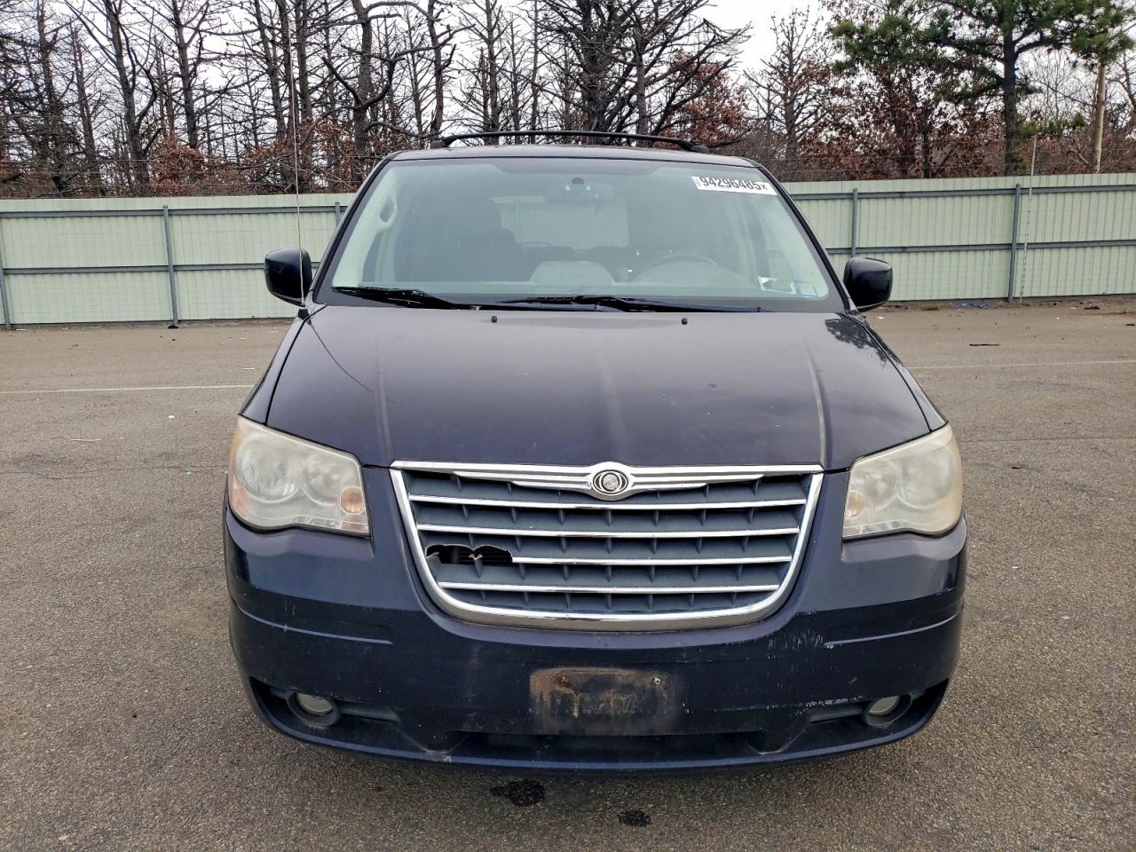 Chrysler Minivan Touring Plus Image 12