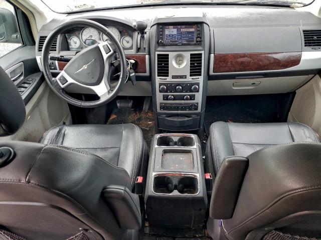 Chrysler Minivan Touring Plus Image 11