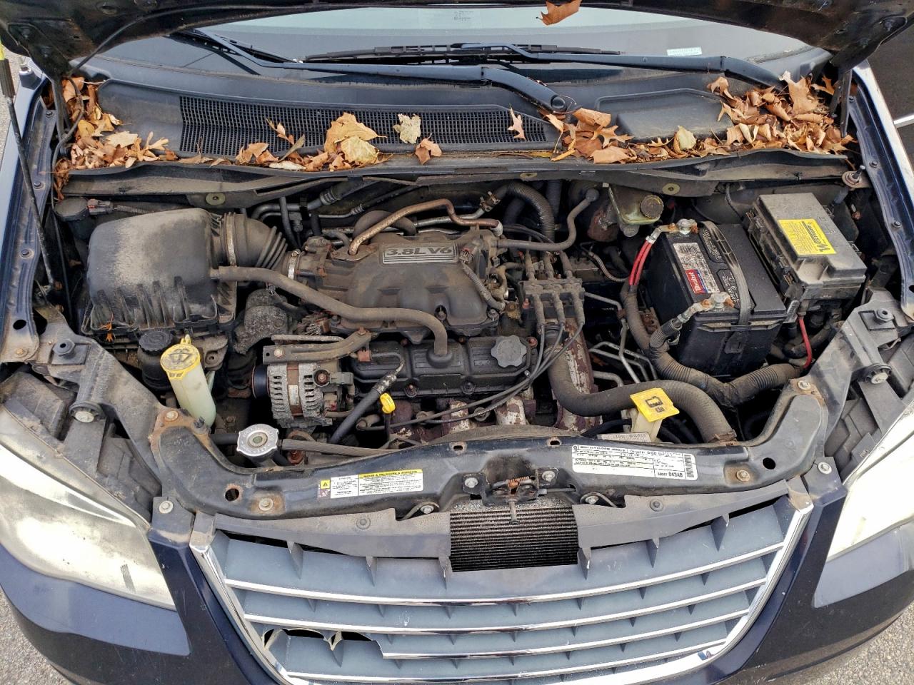 Chrysler Minivan Touring Plus Image 8