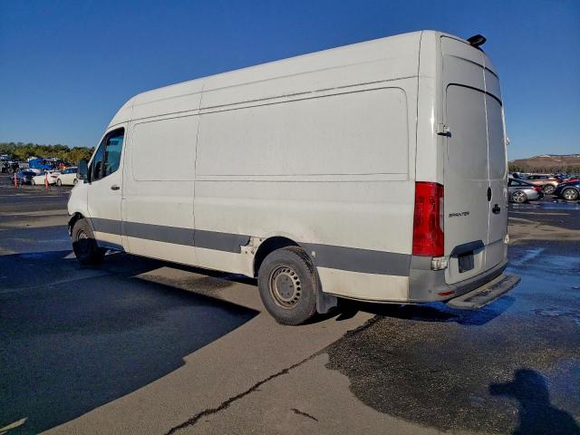 Mercedes-Benz Sprinter 2500 Image 5