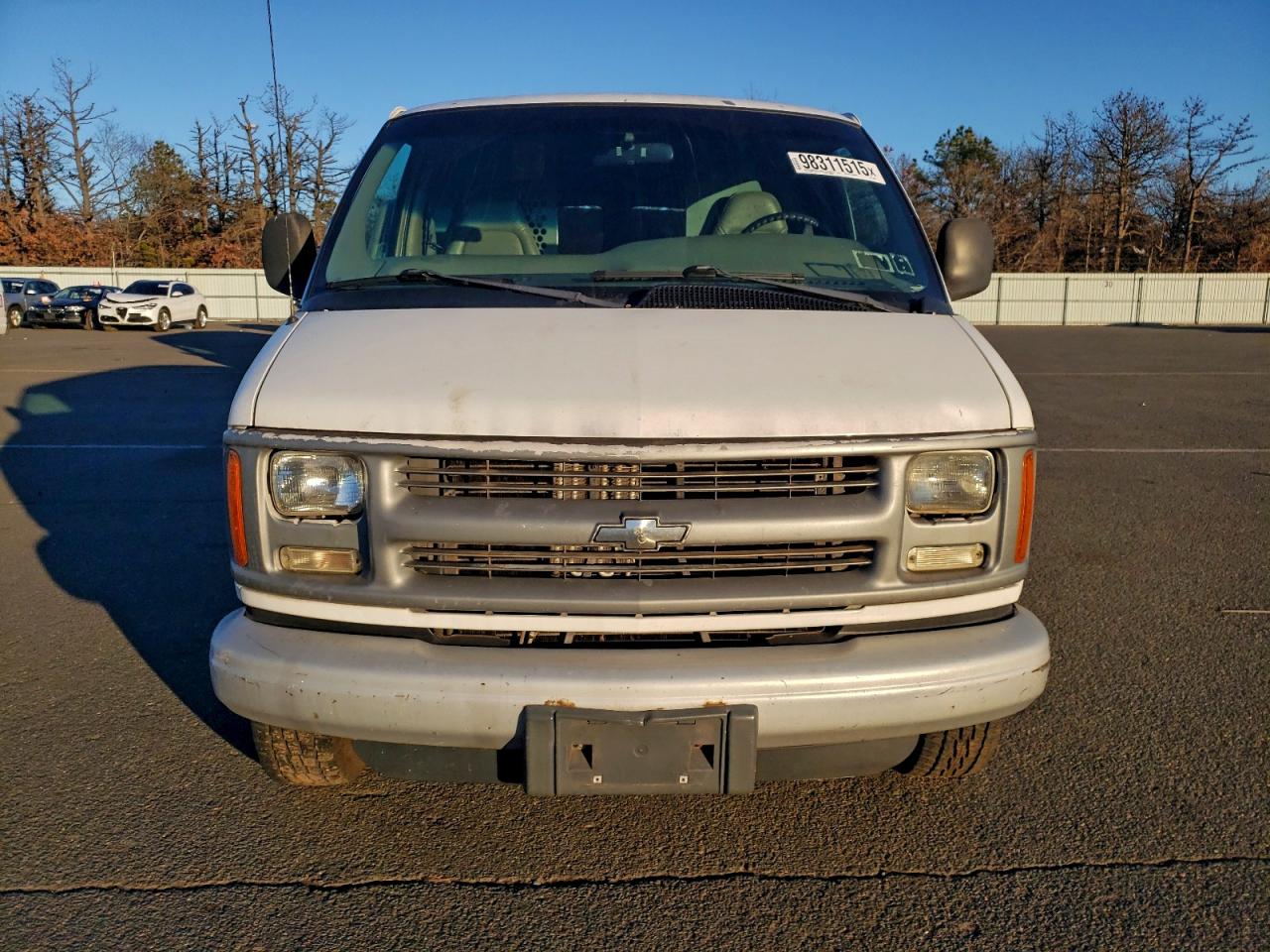 Chevrolet Express Image 3