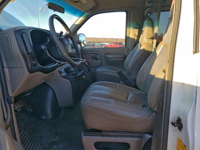 Chevrolet Express Image 5