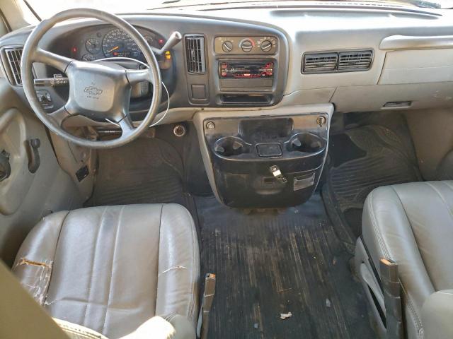 Chevrolet Express Image 6