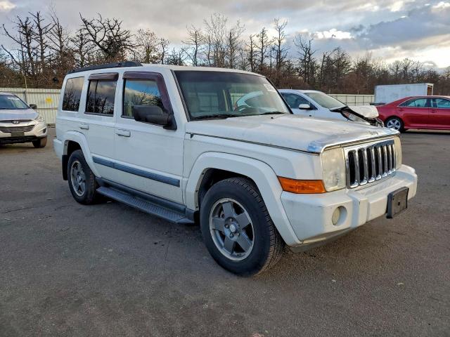 Jeep Commander Sport Image 2