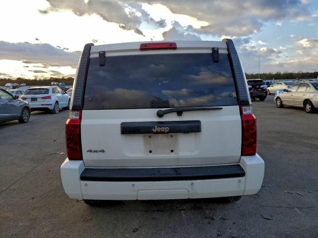 Jeep Commander Sport Image 9