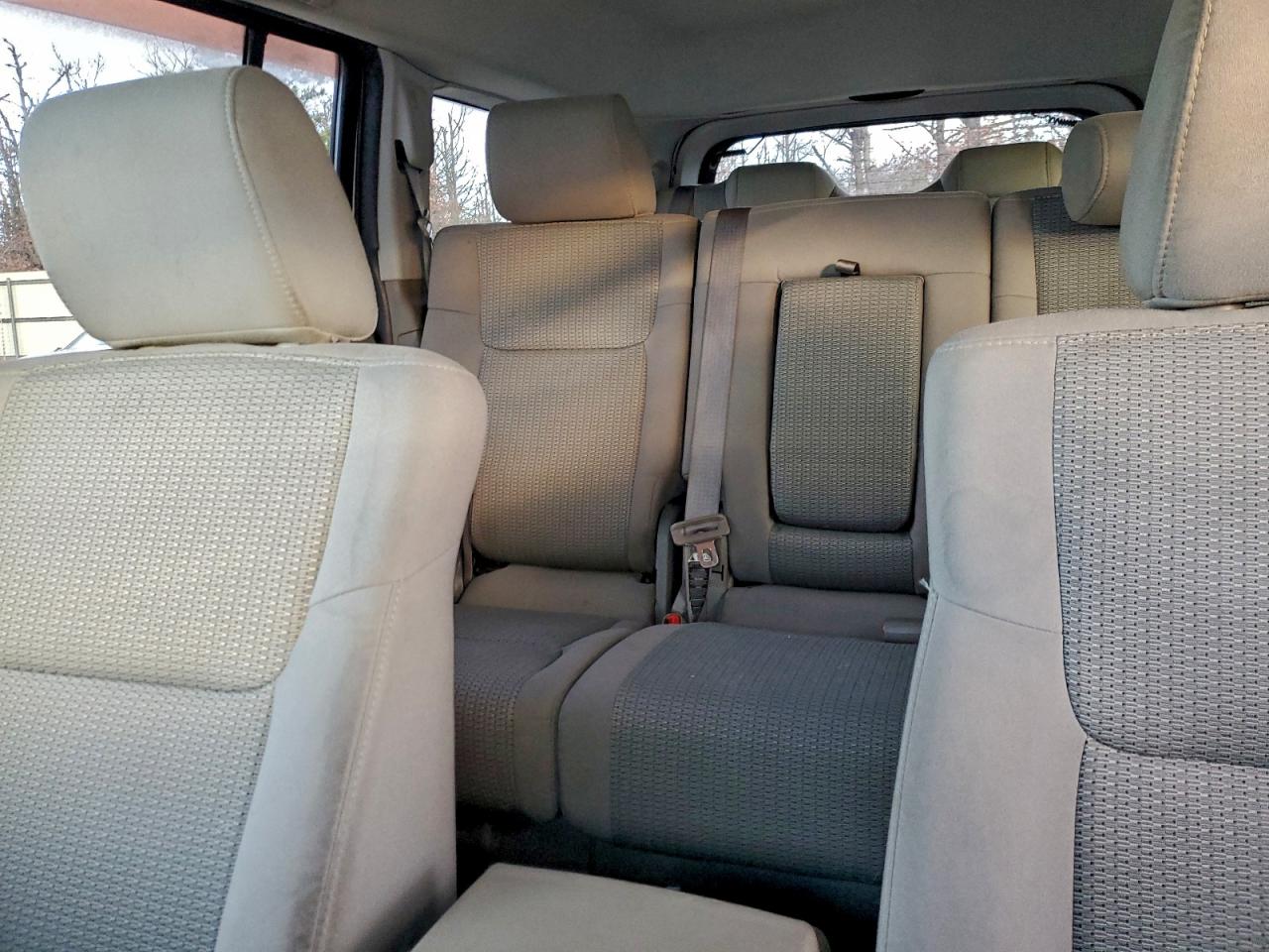 Jeep Commander Sport Image 5