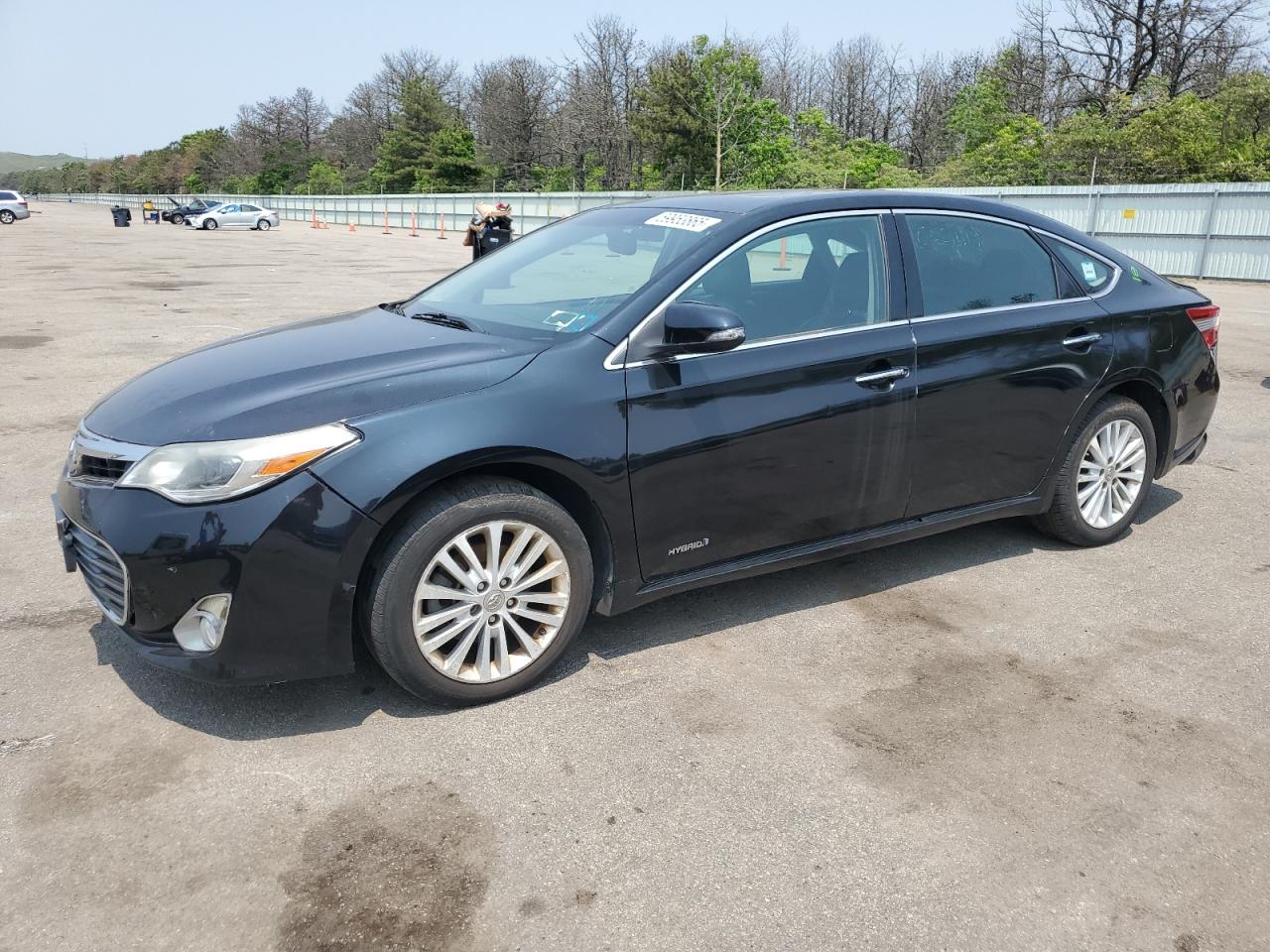 Toyota Avalon Hybrid Image 1