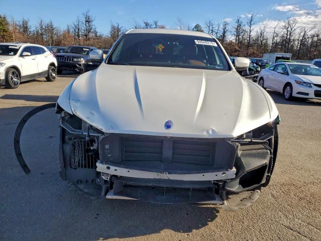 Maserati Levante Image 9