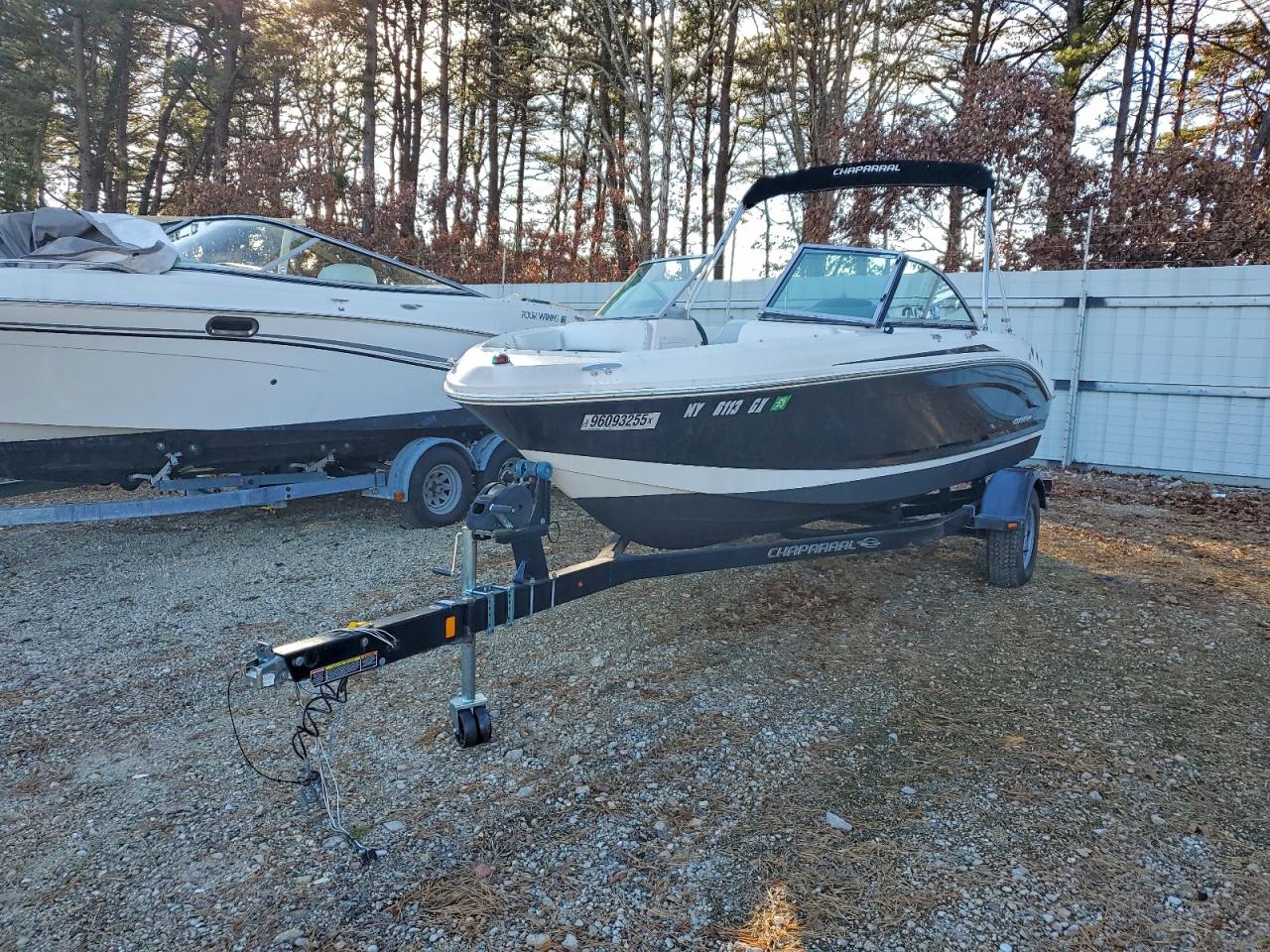 Chaparral Boat Image 3