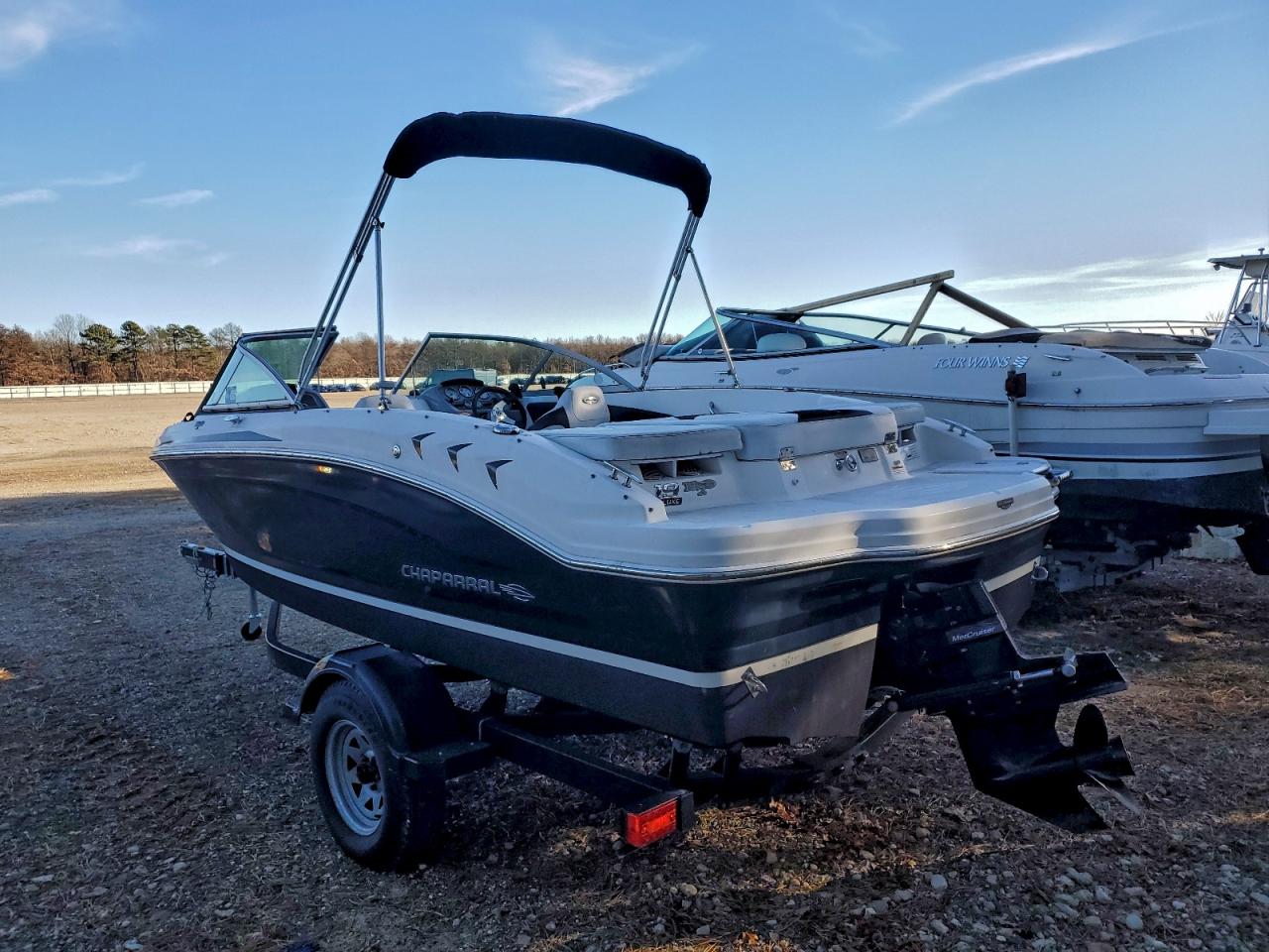 Chaparral Boat Image 8