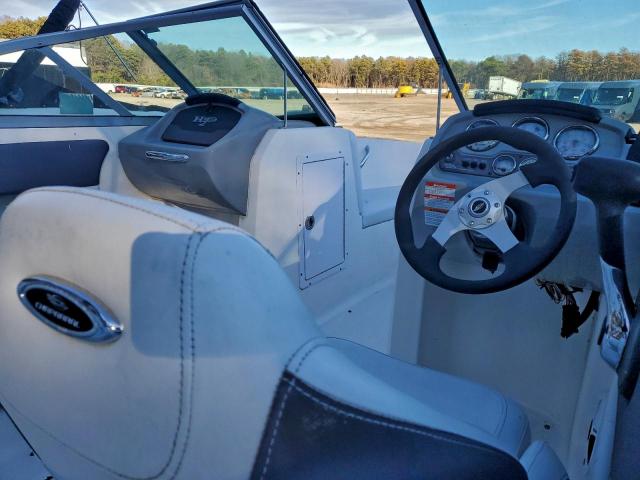 Chaparral Boat Image 7