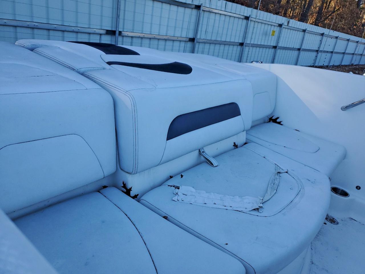 Chaparral Boat Image 5