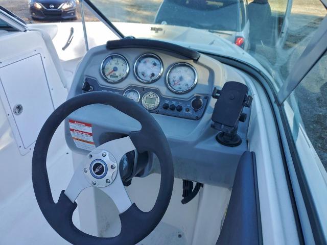 Chaparral Boat Image 4