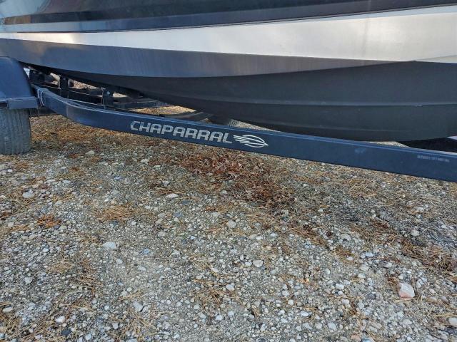 Chaparral Boat Image 10