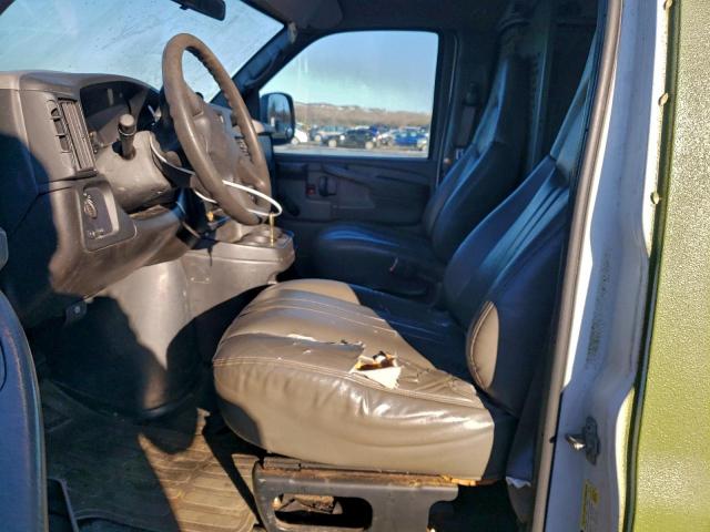 Chevrolet Express Image 9