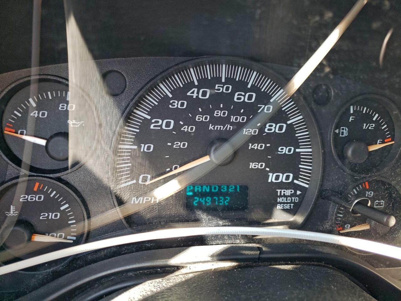 Chevrolet Express Image 3