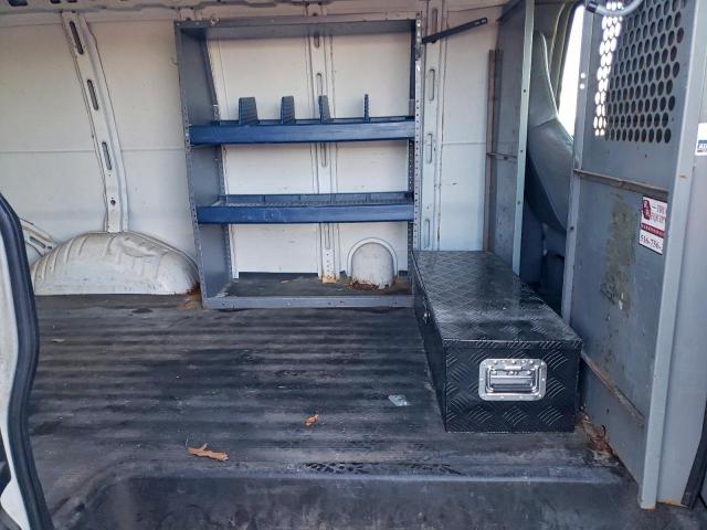 Chevrolet Express Image 12