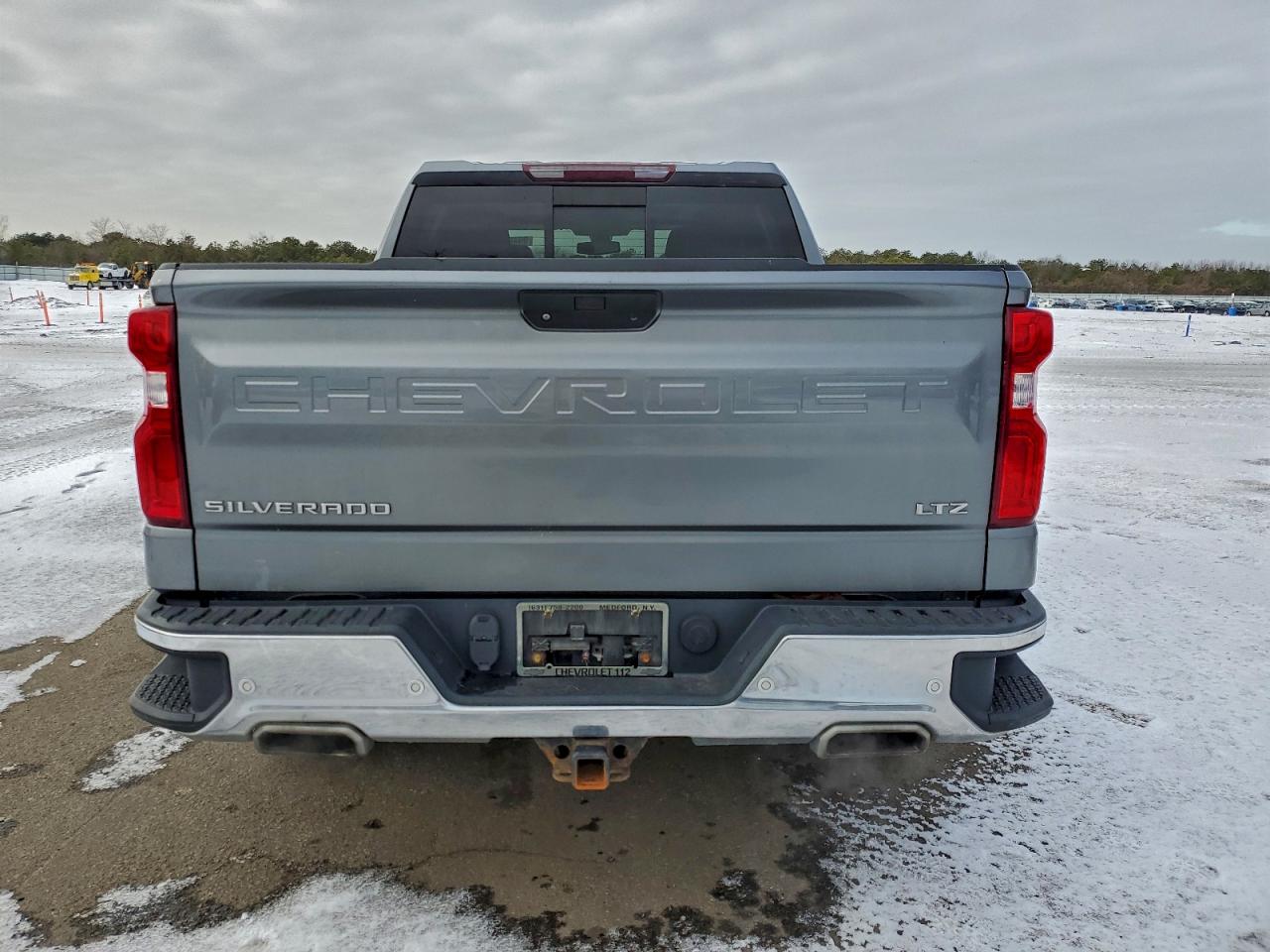 Chevrolet Silverado K1500 Ltz Image 12