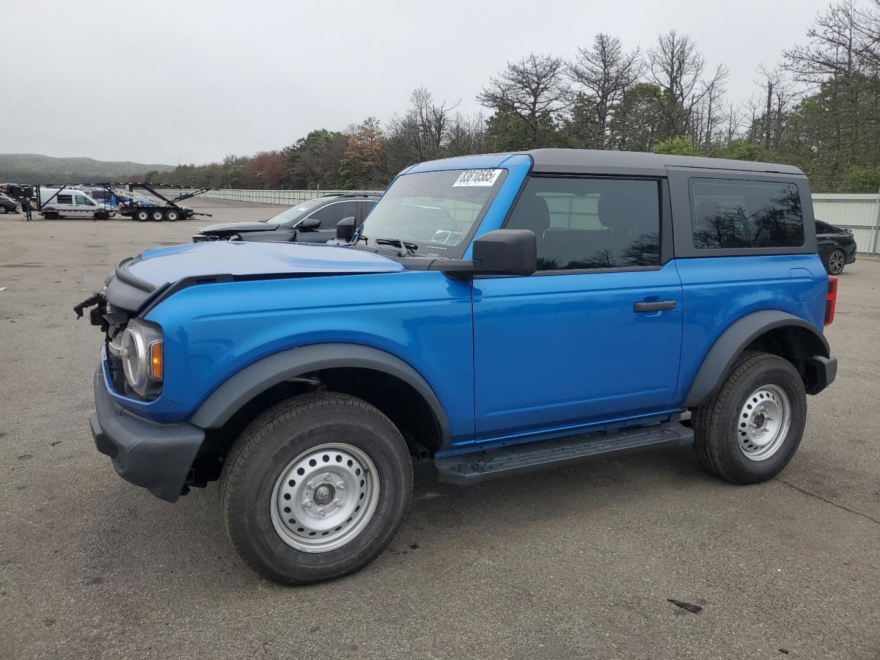 Ford Bronco Base Image 1