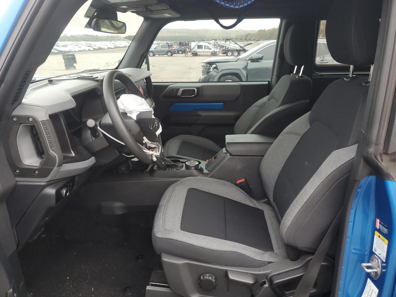 Ford Bronco Base Image 4