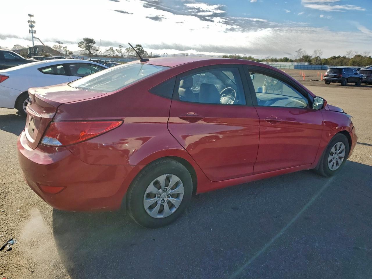 Hyundai ACCENT Se Image 12