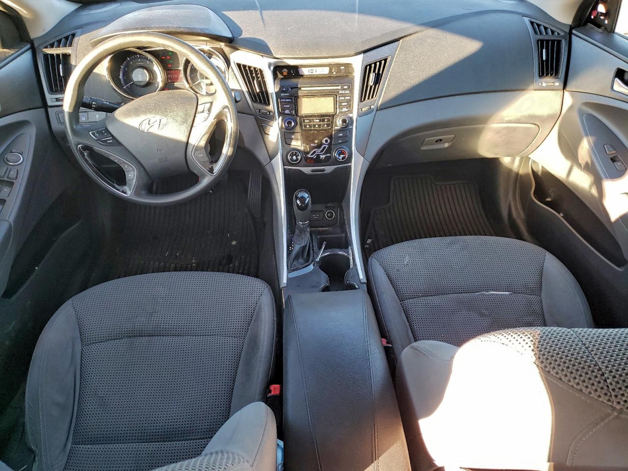 Hyundai SONATA Gls Image 6