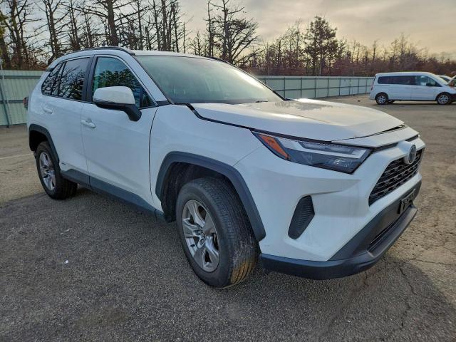 Toyota RAV4 Xle Image 4